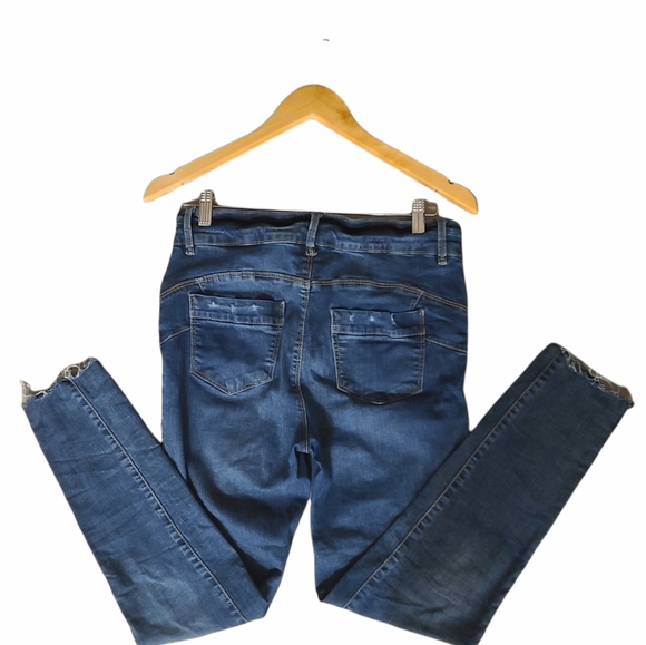 Suko jeans| sz 8| high rise| freyed| tummy tucker - Picture 4 of 6